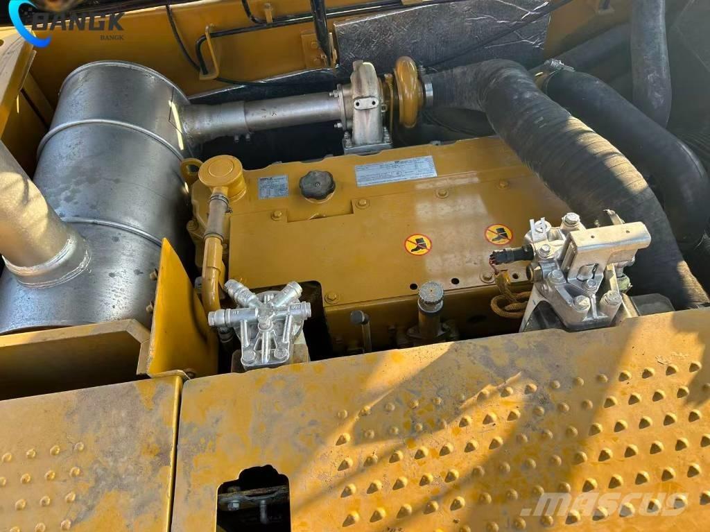 CAT 320 D 2L Гусеничні екскаватори