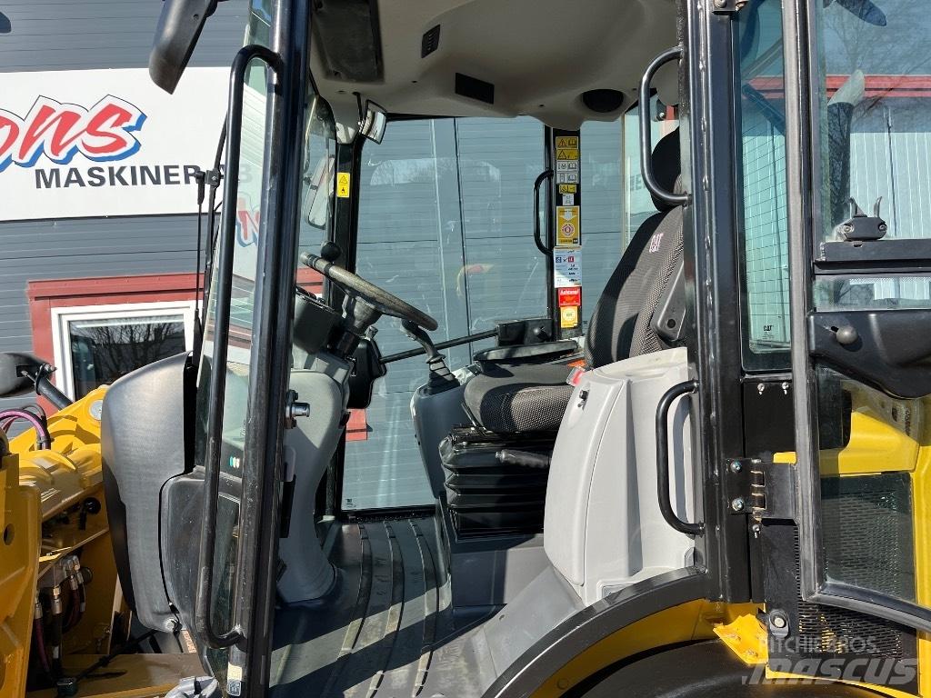 CAT 908M-22 1670Tim Фронтальні навантажувачі