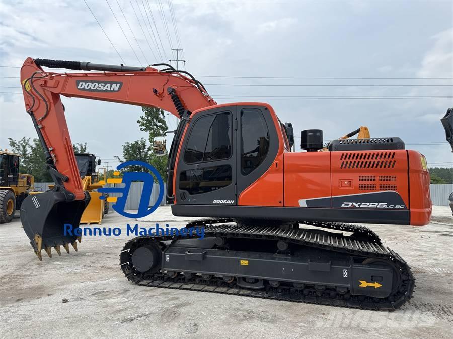 Doosan DX 225 LC-9C Гусеничні екскаватори
