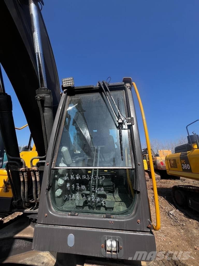 Volvo EC 220 Гусеничні екскаватори