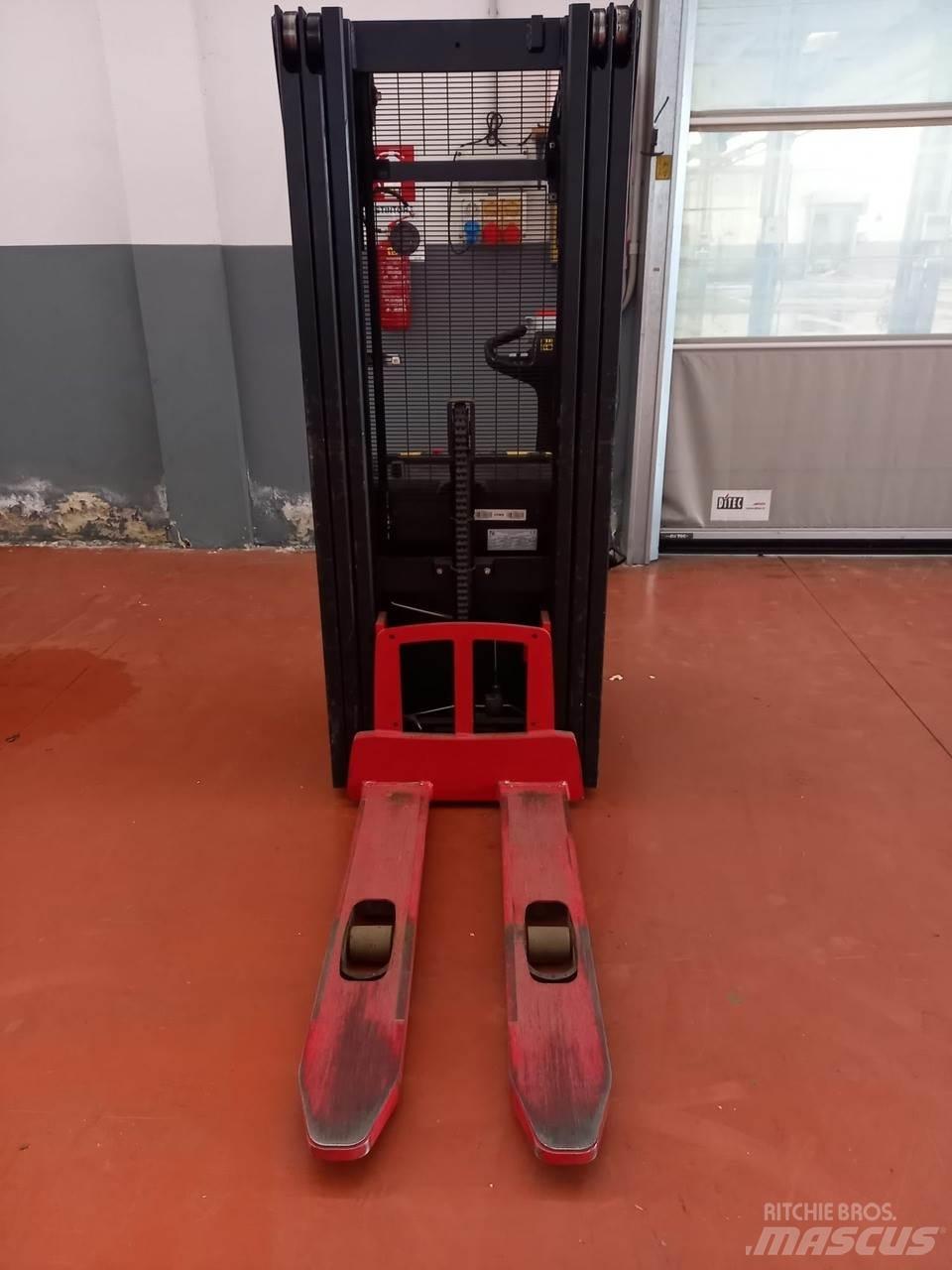 Hyster S1.2 Ручний візок