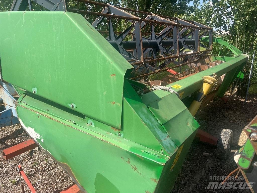 John Deere 2058 Зернозбиральні комбайни