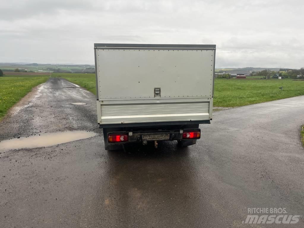Volkswagen T5 Фургони