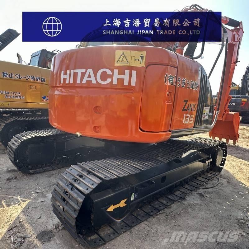 Hitachi ZX 135 Гусеничні екскаватори
