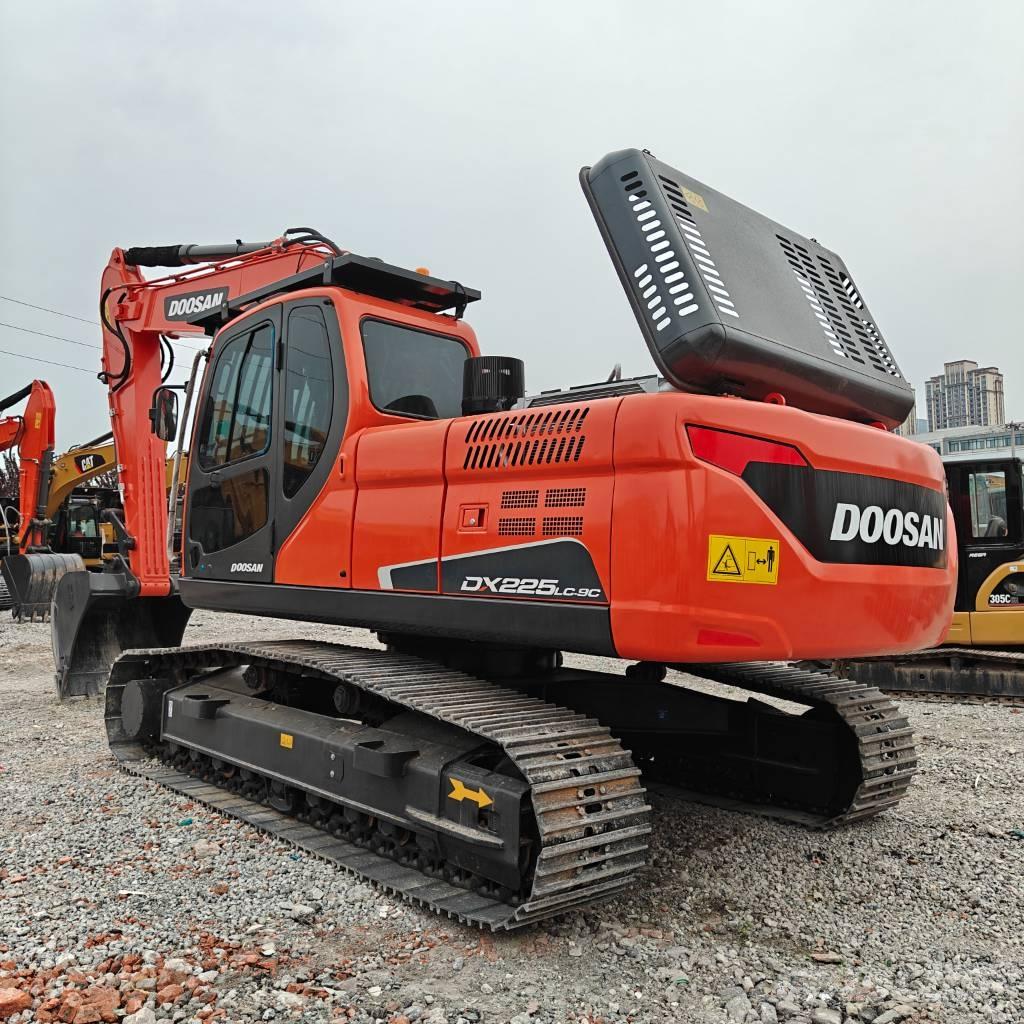 Doosan DX 225 LCA Гусеничні екскаватори