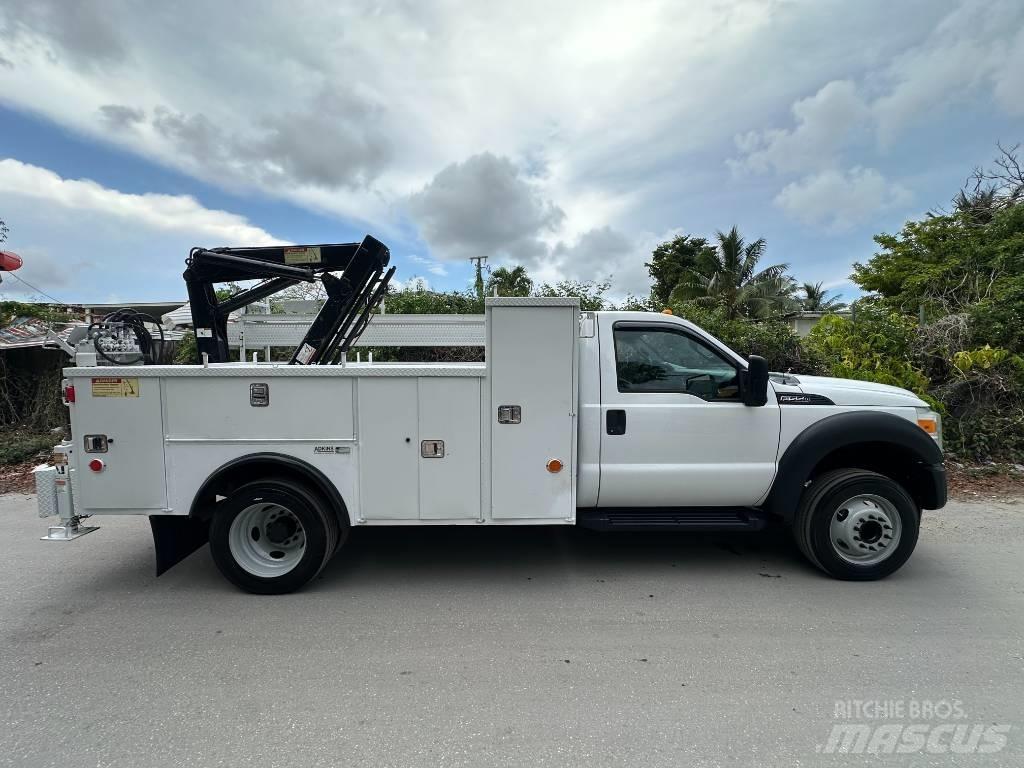Ford F 550 Пікапи / Бічне розвантаження