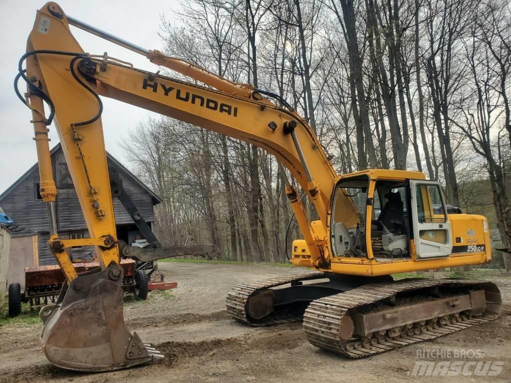 Hyundai R250LC-7 Гусеничні екскаватори