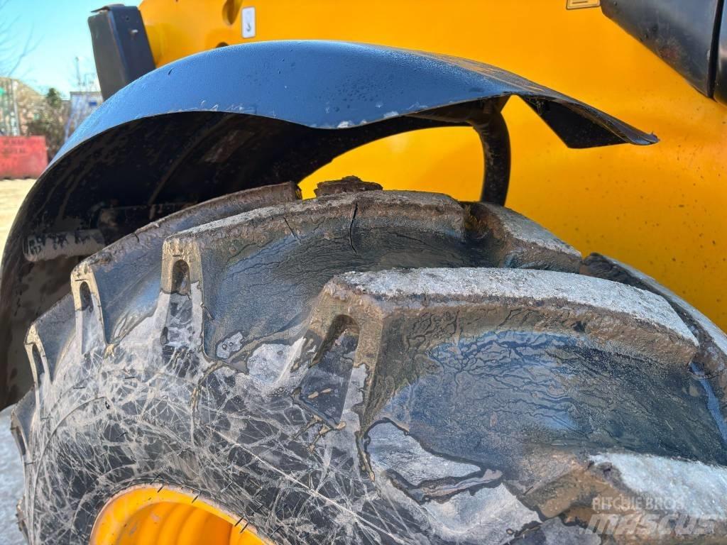 JCB 540-140 Hi Vis Телескопічні навантажувачі