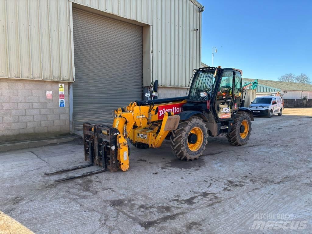 JCB 540-140 Hi Vis Телескопічні навантажувачі