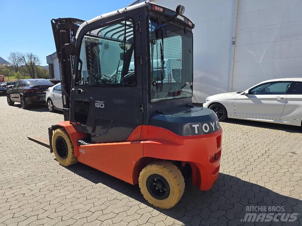 Toyota Traigo 80 Електронавантажувачі