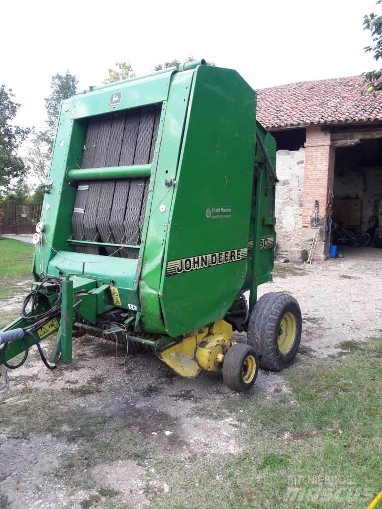 John Deere 590 Рулонні прес-підбирачі