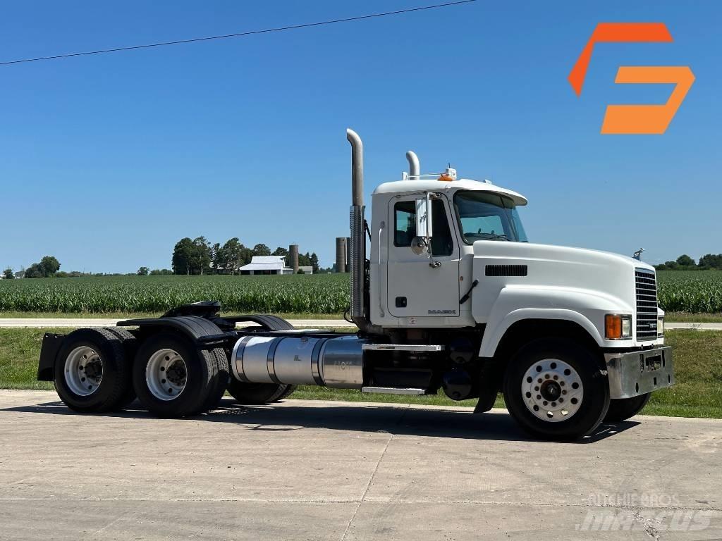 Mack CH 613 Тягачі
