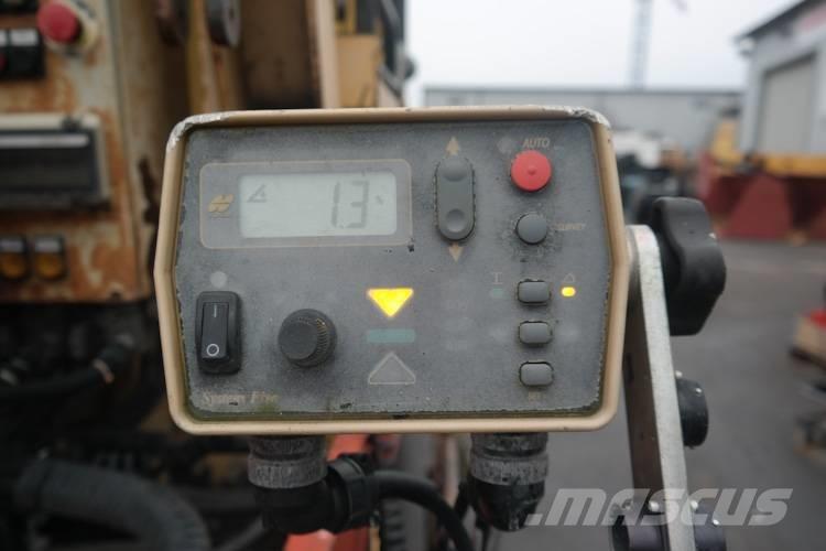 Dynapack F121 4WD Асфальтовкладачі