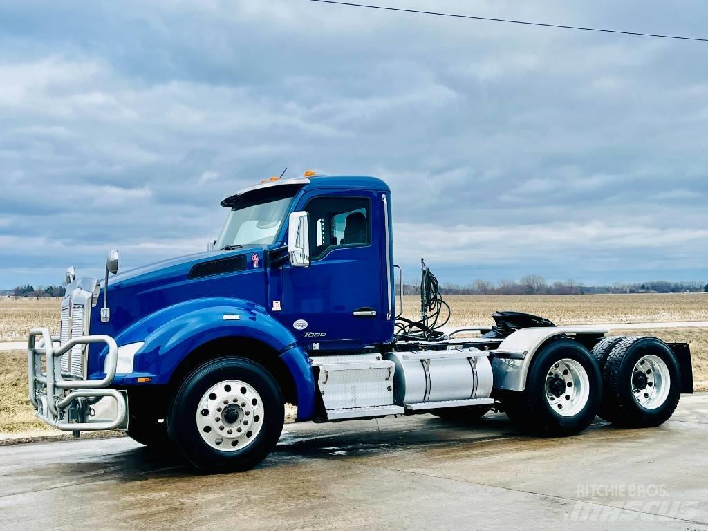 Kenworth T 880 Тягачі