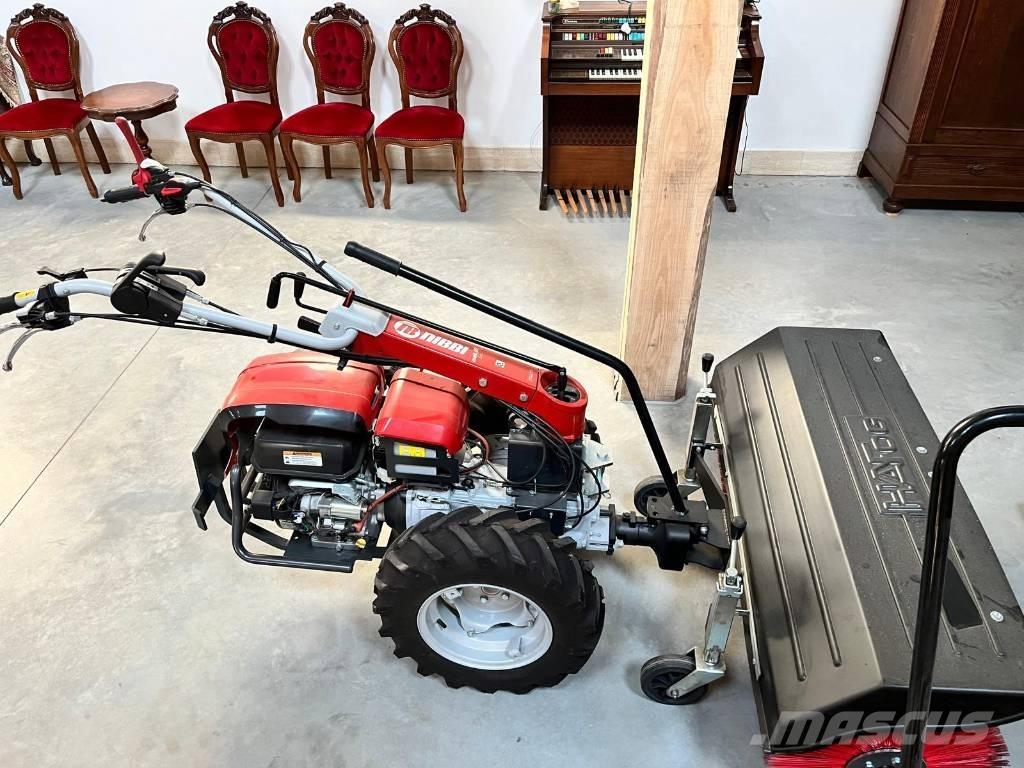 Emaq MAK 18 Підмітальні машини