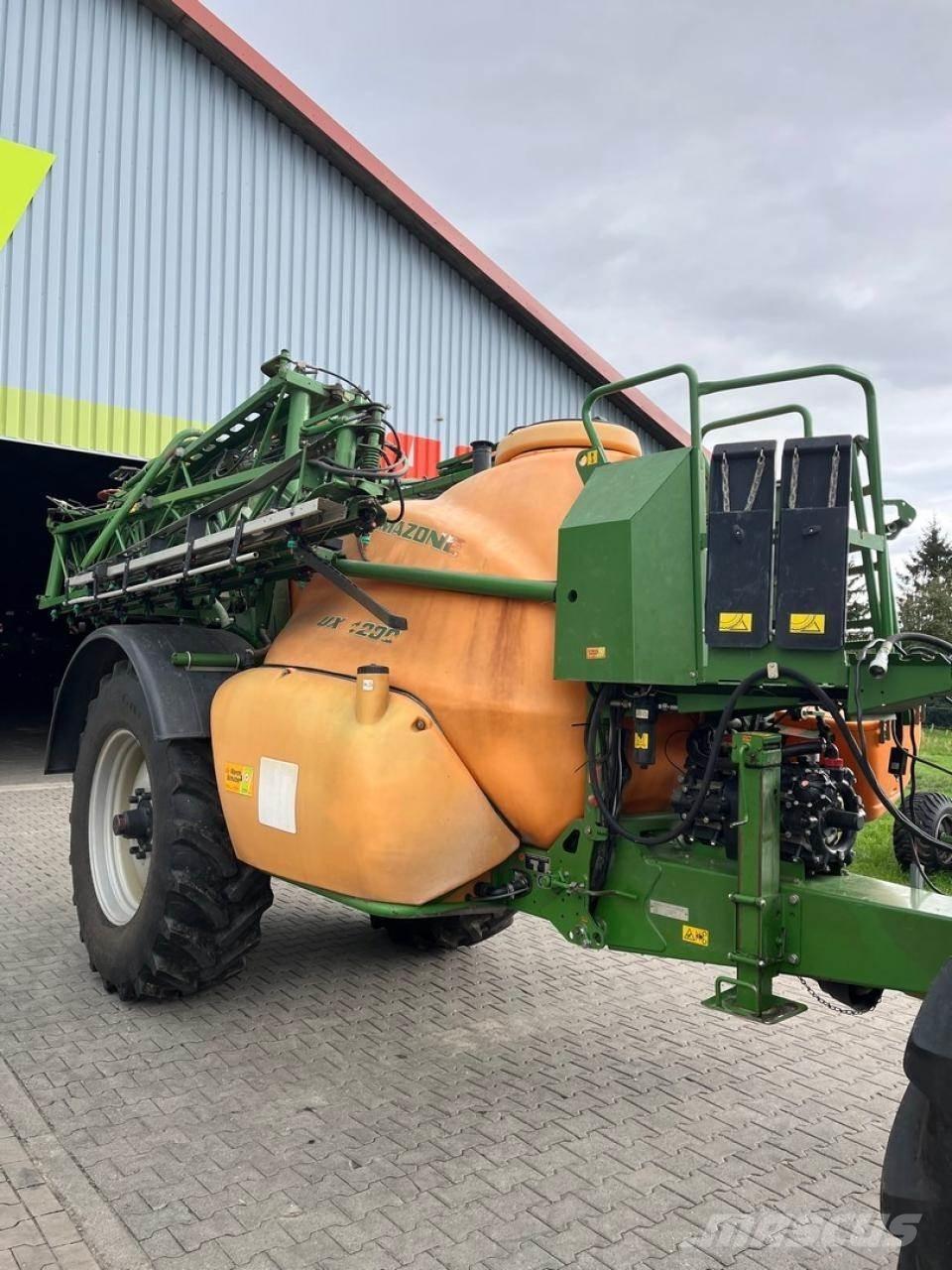 Amazone UX 4200 Причіпні обприскувачі