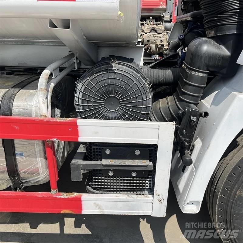 Shacman F 3000 Вантажівки-цистерни