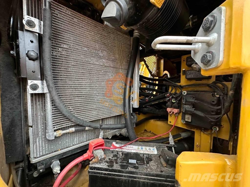 CAT 310 Гусеничні екскаватори