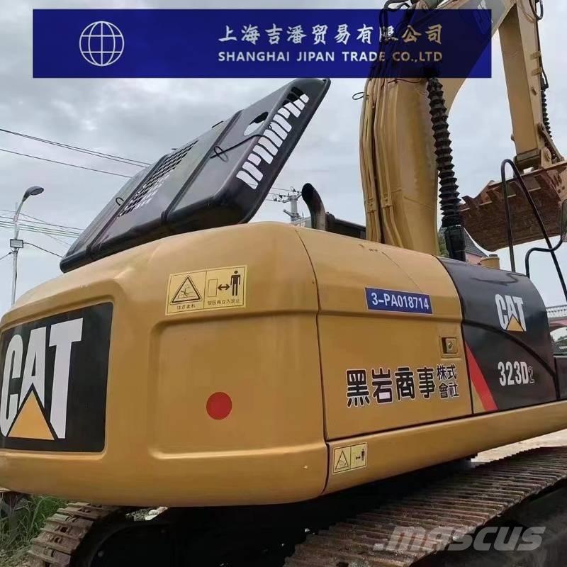 CAT 323 D Гусеничні екскаватори
