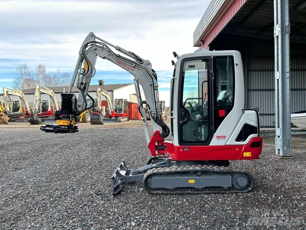 Takeuchi TB225 Міні-екскаватори < 7т