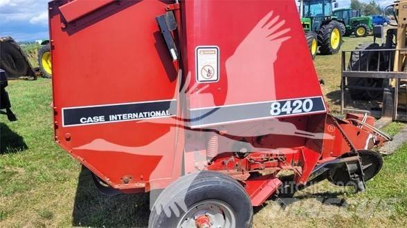 Case IH 8420 Рулонні прес-підбирачі