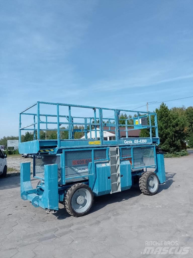 Genie 4390 Підйомники-ножиці