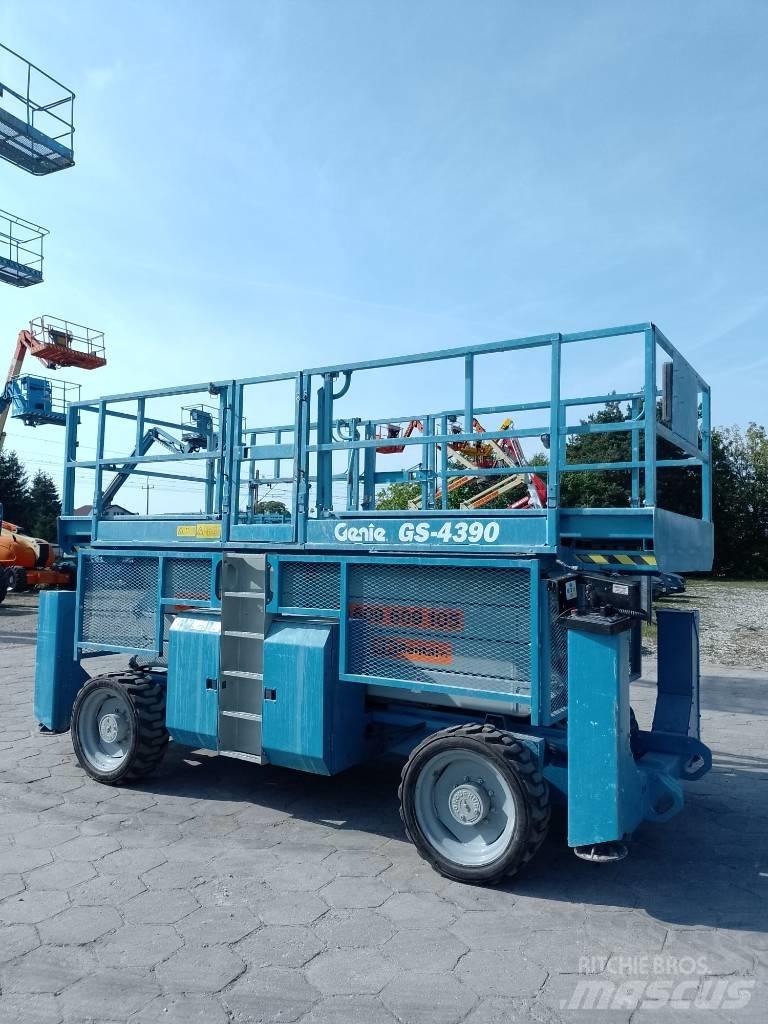 Genie 4390 Підйомники-ножиці