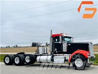 Kenworth W 900 Тягачі