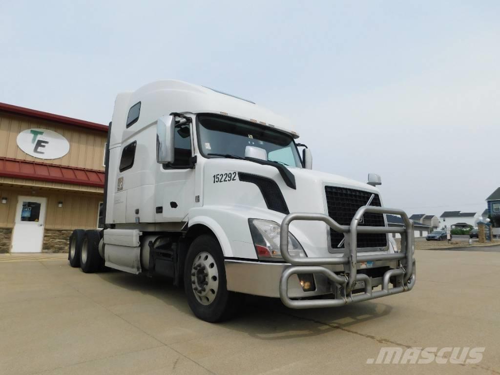 Volvo VNL Тягачі