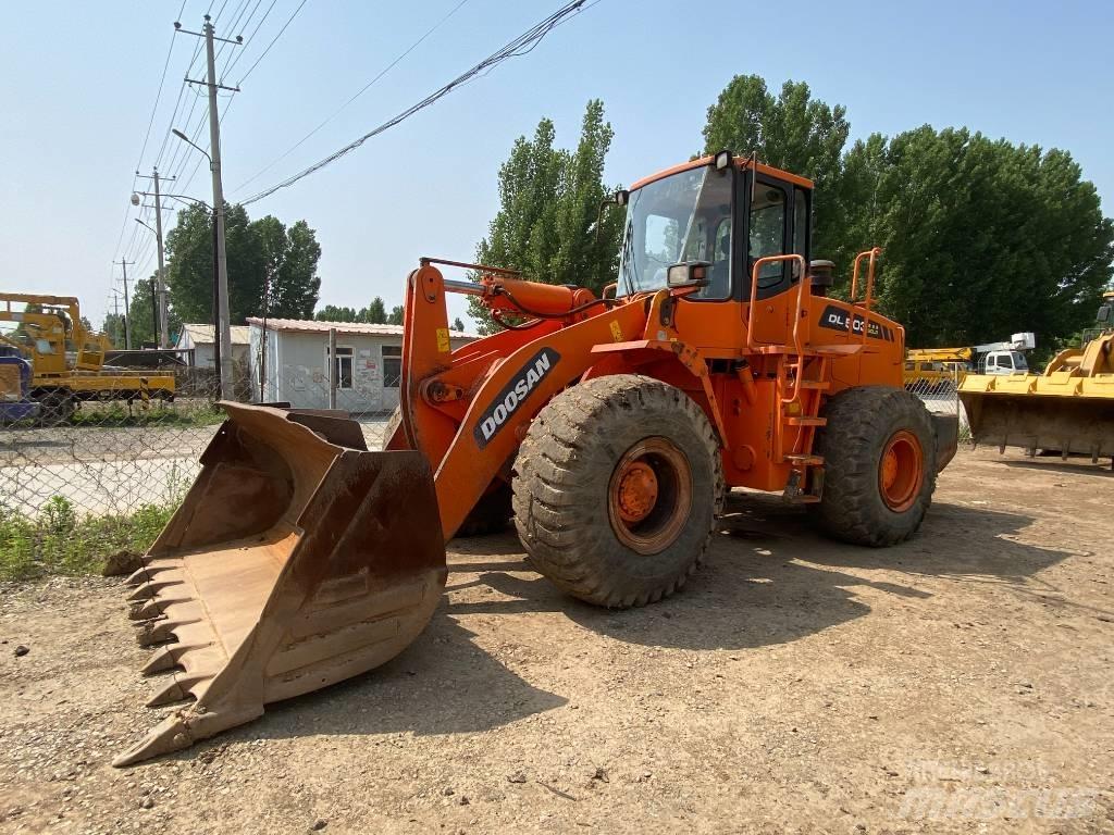 Doosan DL503 Екскаватори-навантажувачі