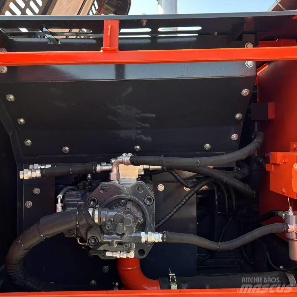 Doosan 225LC-9c Гусеничні екскаватори