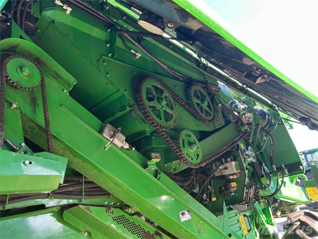 John Deere T660 Зернозбиральні комбайни