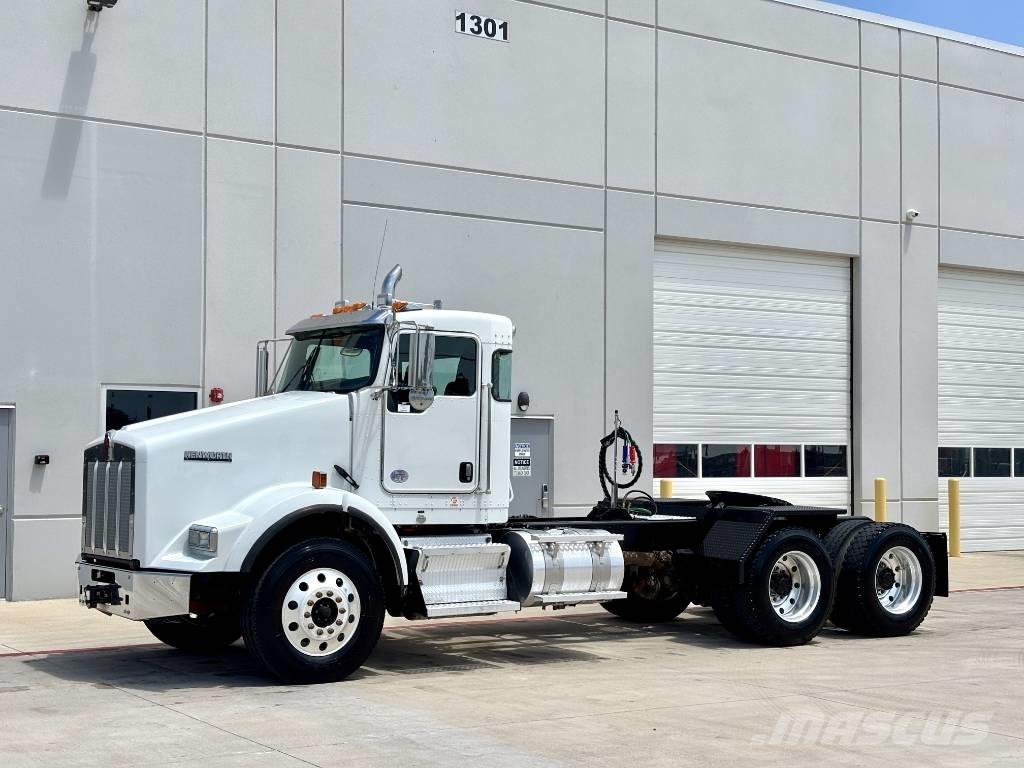 Kenworth T 800 Тягачі