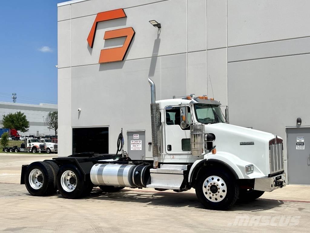 Kenworth T 800 Тягачі