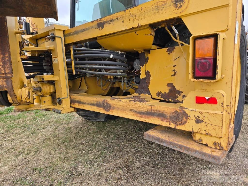 CAT 428 D Екскаватори-навантажувачі