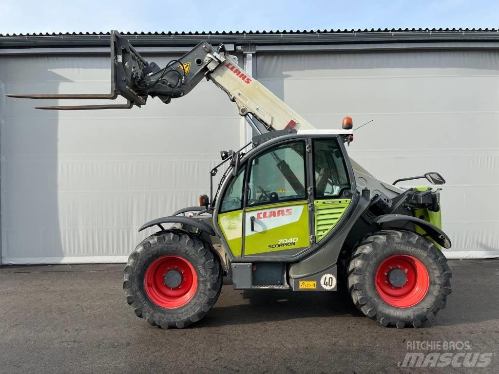 CLAAS SCORPION 7040 Телескопічний навантажувач