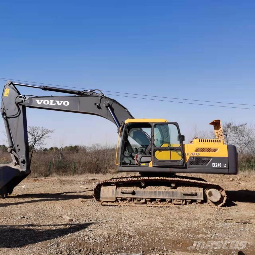 Volvo EC240 Гусеничні екскаватори