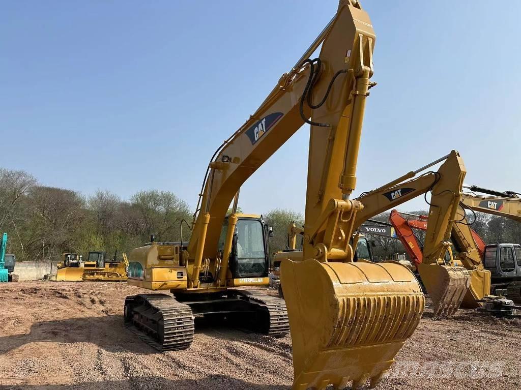 CAT 325 CL Гусеничні екскаватори