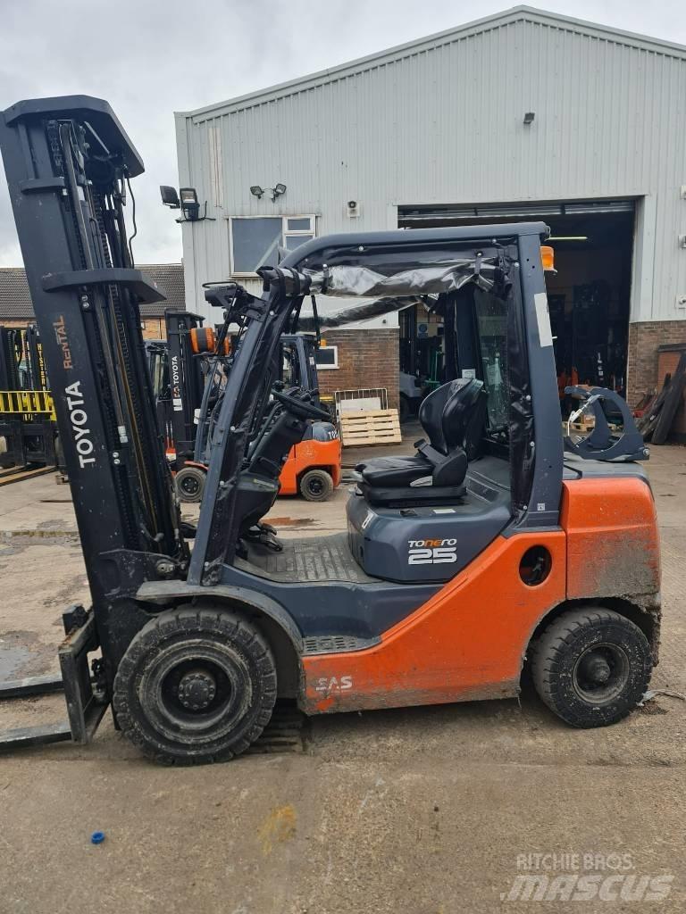 Toyota 02-8 FGF 25 Газові навантажувачі