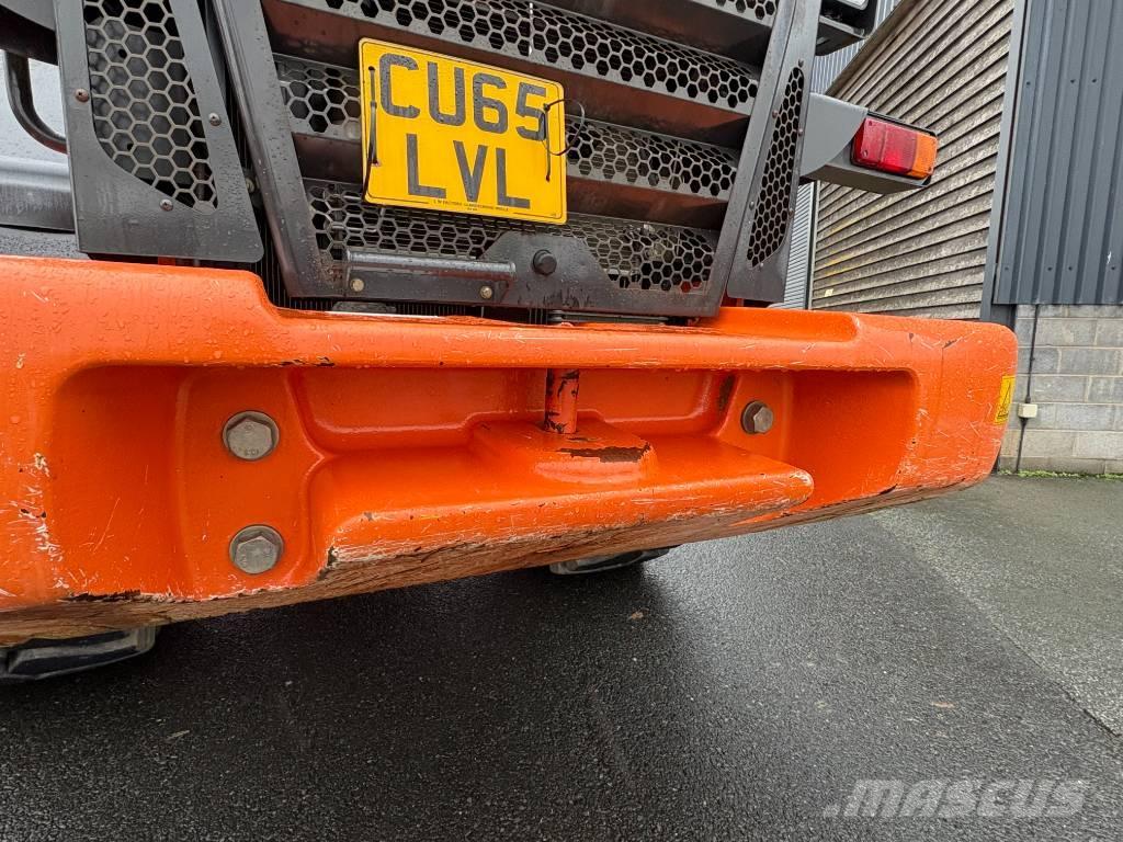 Hitachi ZW 220-5B Фронтальні навантажувачі