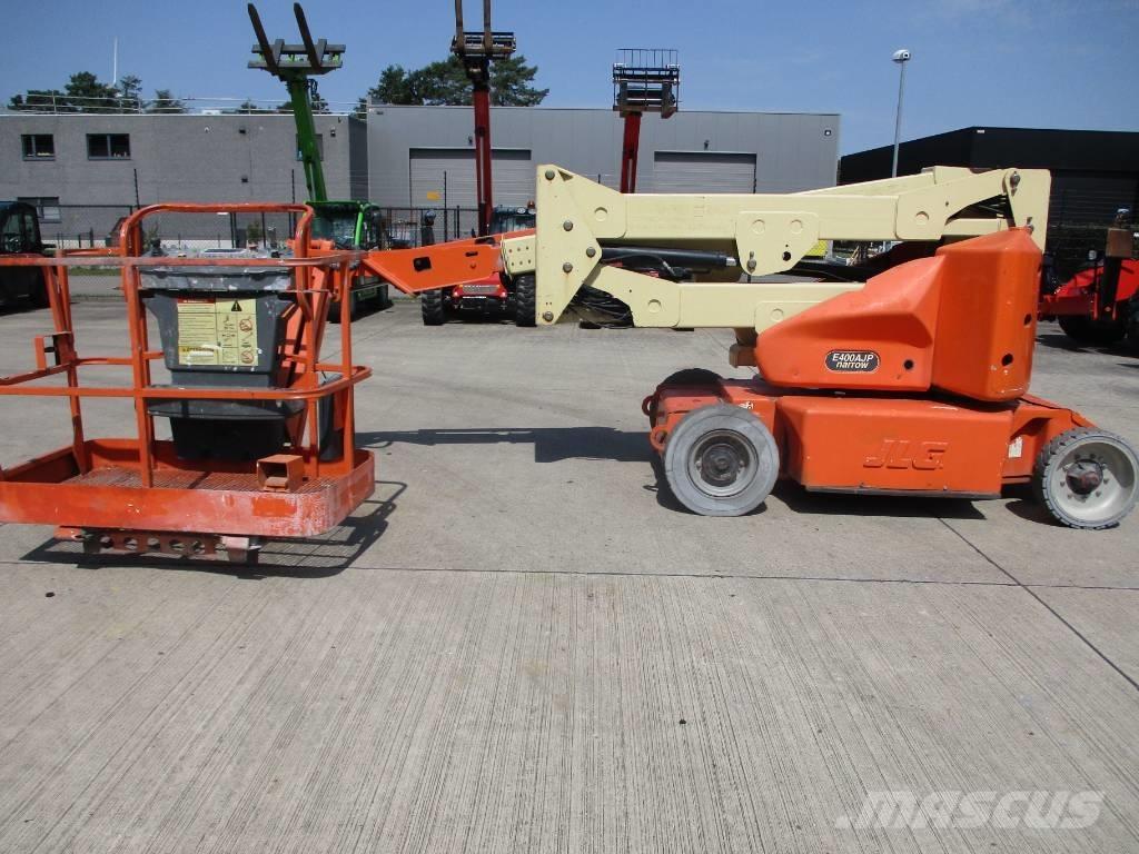 JLG E400 AJPN (687) Компактні самохідні стрілові підйомники