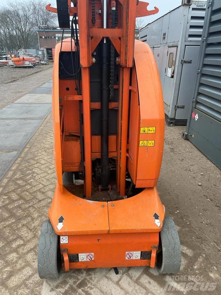 JLG Toucan 10 E Вертикальні щоглові підйомники