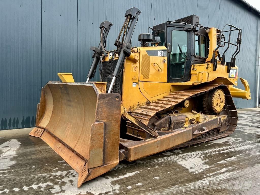 CAT D6T XL Гусеничні бульдозери