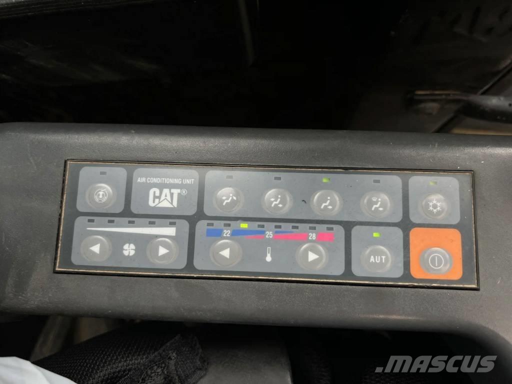 CAT 321D LCR Гусеничні екскаватори