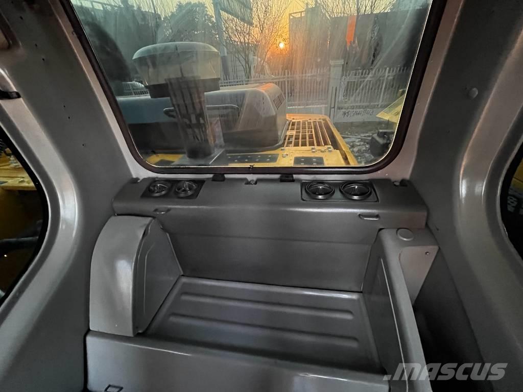 Komatsu PC270 Гусеничні екскаватори