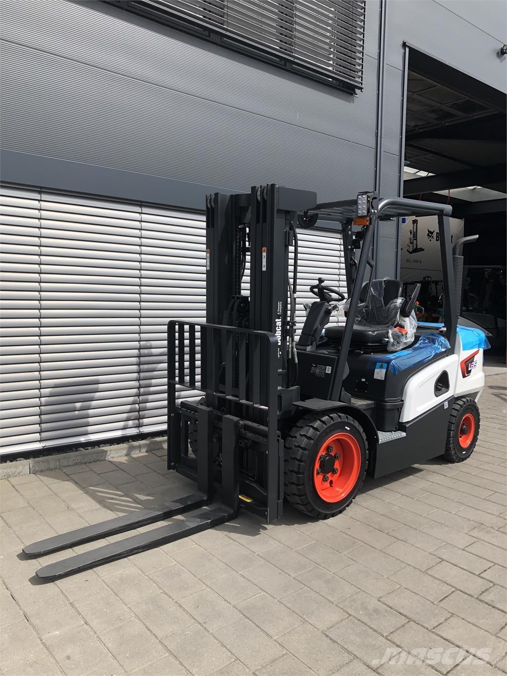Bobcat D35NXS Дизельні навантажувачі
