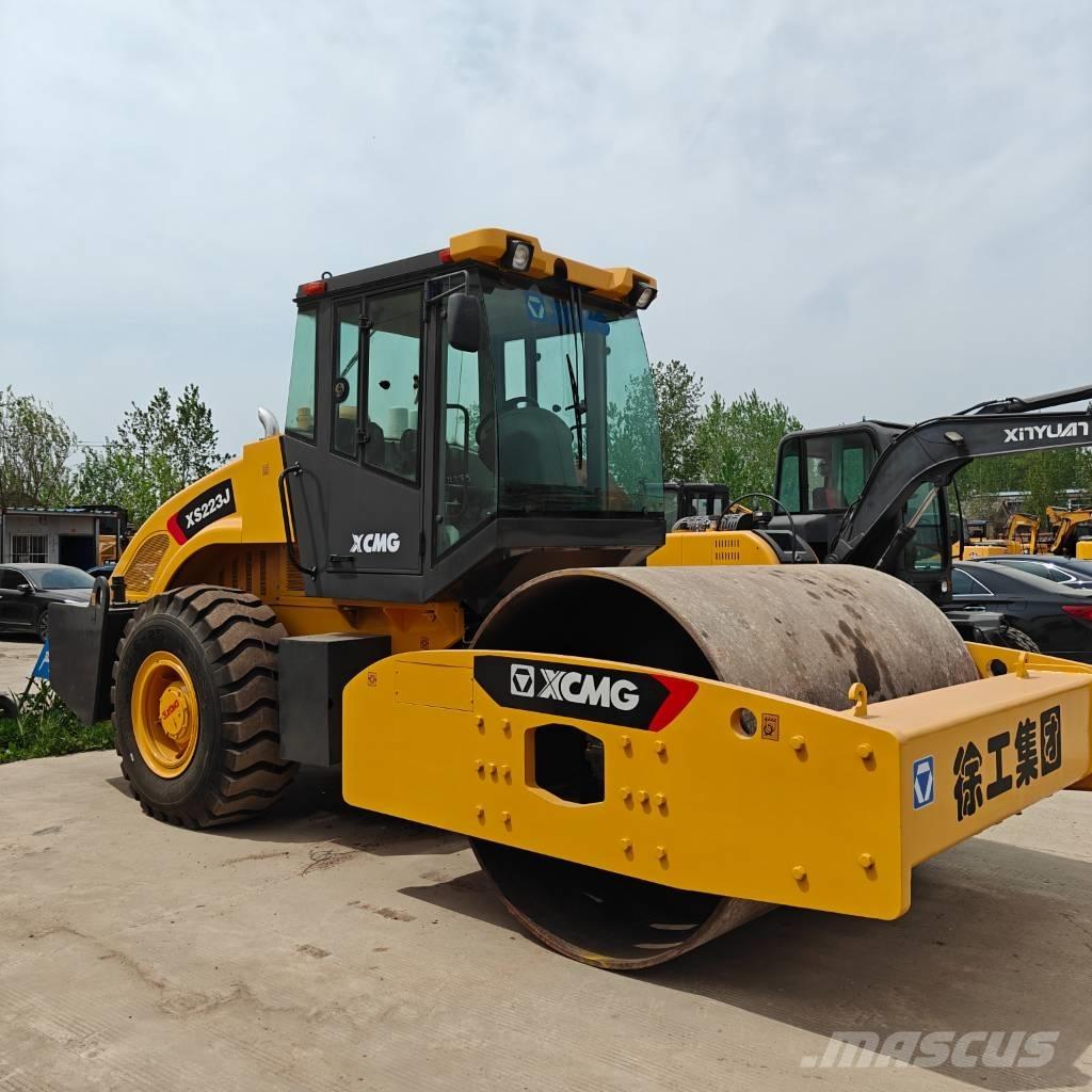 XCMG 223J Грунтові котки