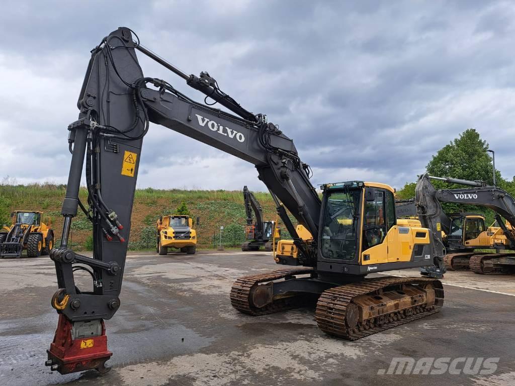 Volvo EC 220 DL Гусеничні екскаватори