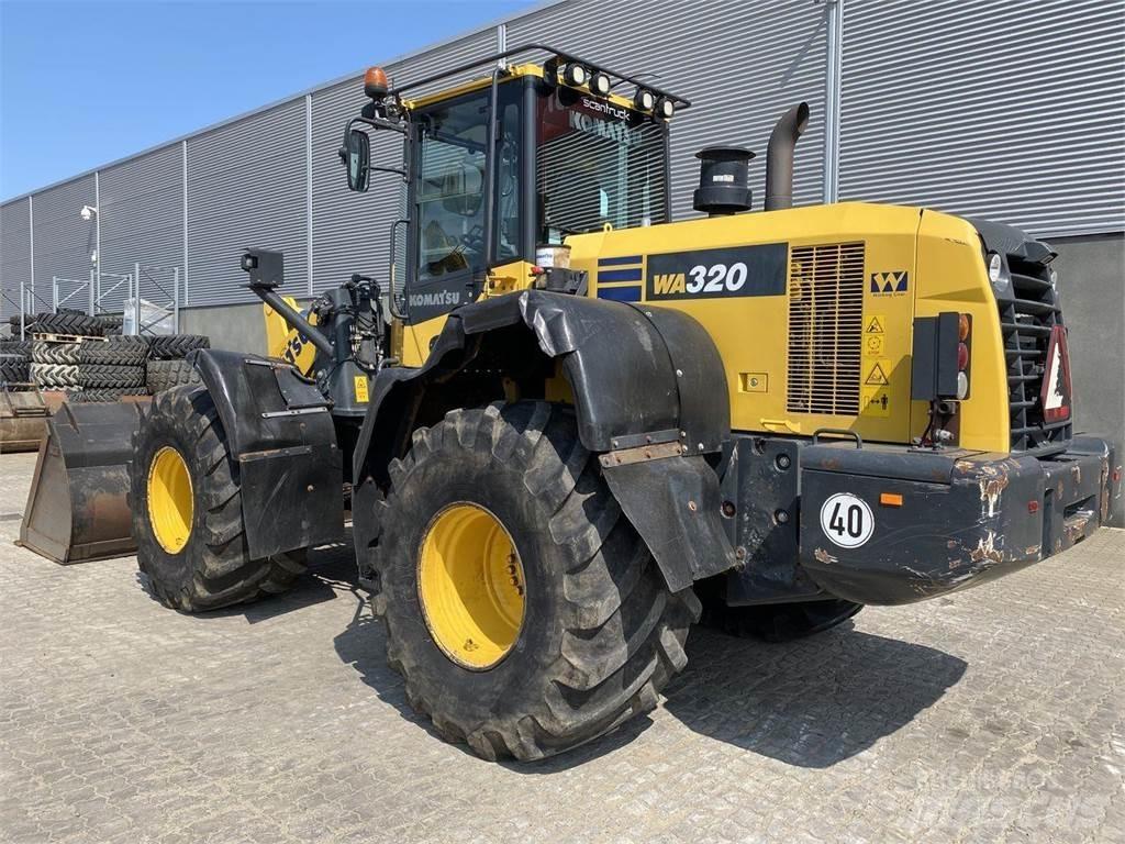 Komatsu WA320-7 Фронтальні навантажувачі