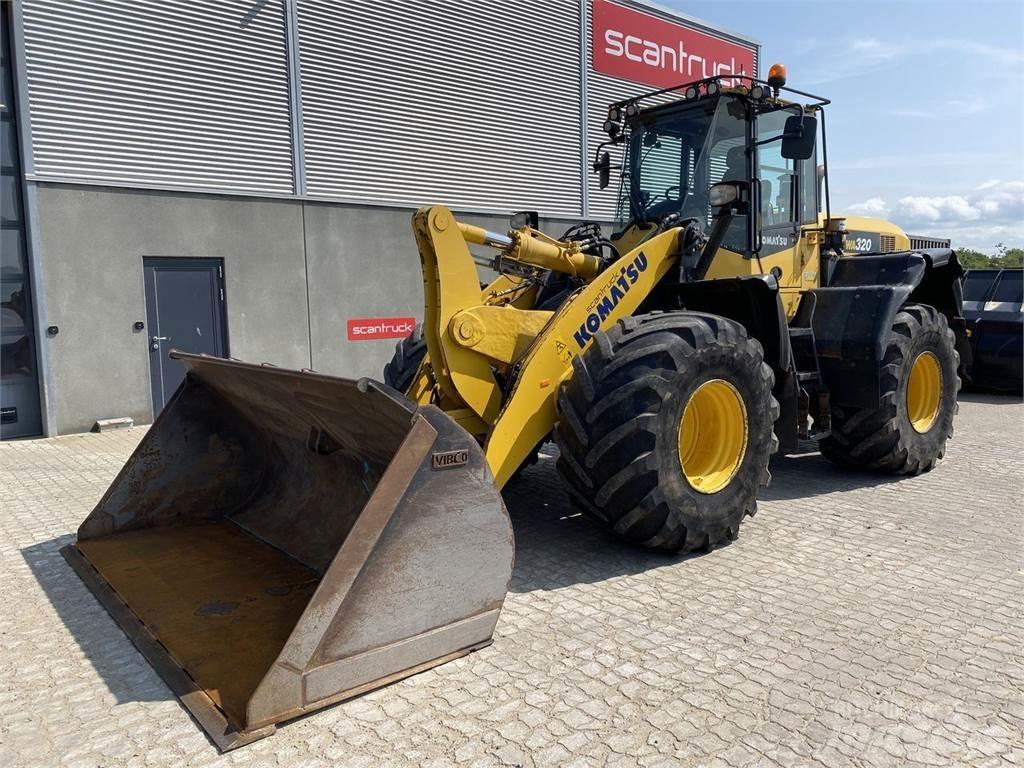 Komatsu WA320-7 Фронтальні навантажувачі